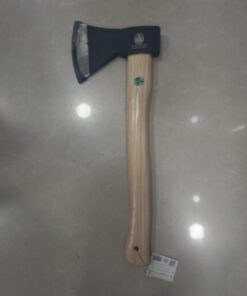 بلطة يدوية لتقطيع الأخشاب